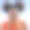 女孩扎着辫子做鬼脸，十岁，蓝天白云，户外写真，照片图片下载