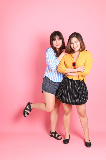 快乐的亚洲朋友图片下载