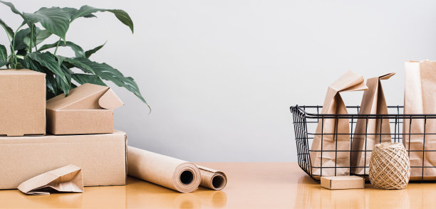 什锦纸袋和盒子包裹递送图片下载