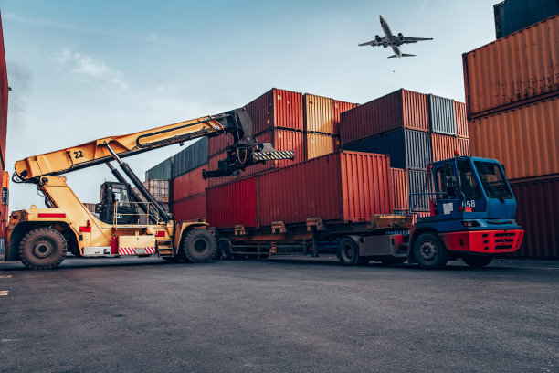 飞机上面的端口。图片下载