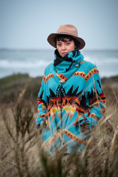 狂野西部女人-强壮图片下载