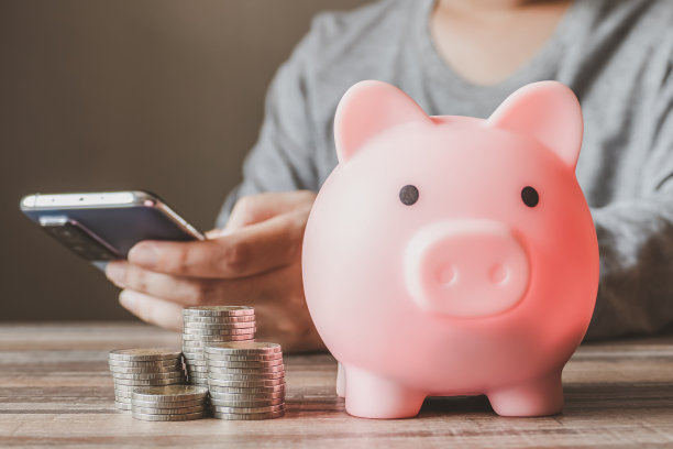 储蓄罐图片下载