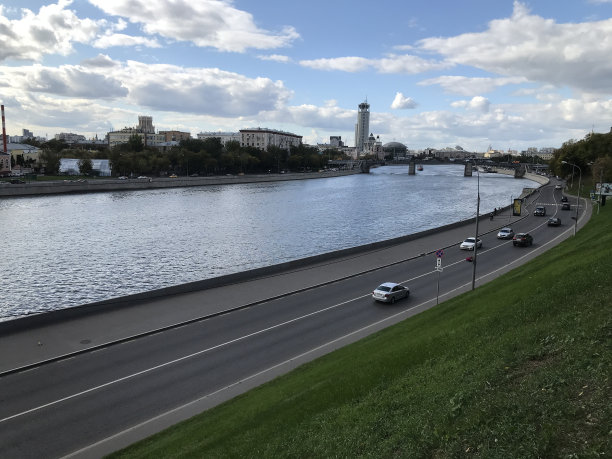 日落的莫斯科河图片下载