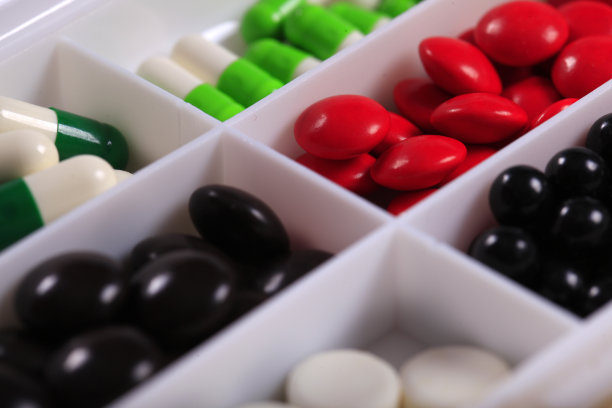 医学和健康。胶囊的特写。不同种类的药物图片下载