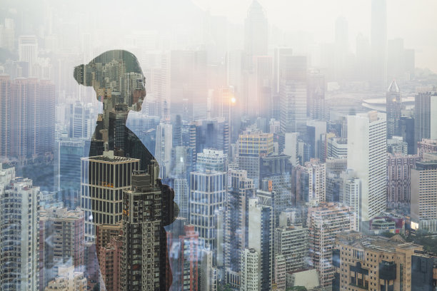 中国成年女性自豪地望着在现代市中心亚洲，中国的房地产行业的进步梦想户外，多层次的效果，合成的形象，后视图，剪影图片下载