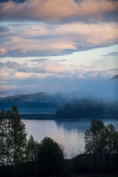 云在湖图片下载