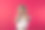 年轻女子与耳机作为DJ和工作室照片的红色背景。图片下载
