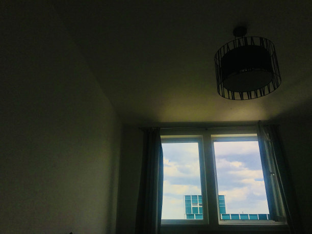 清晨的阳光照射图片下载