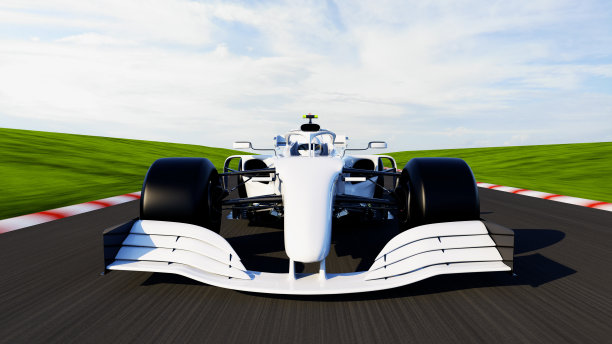 白色赛车行驶在赛道上图片下载