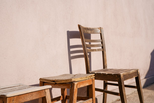 老木头椅子图片下载