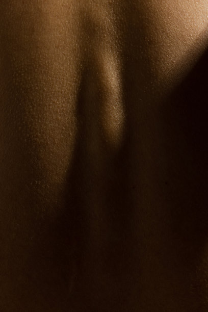 细节。女人身体的特写部分。人体皮肤照片。美容、艺术、护肤、身体护理、保健、卫生、医药理念。图片下载