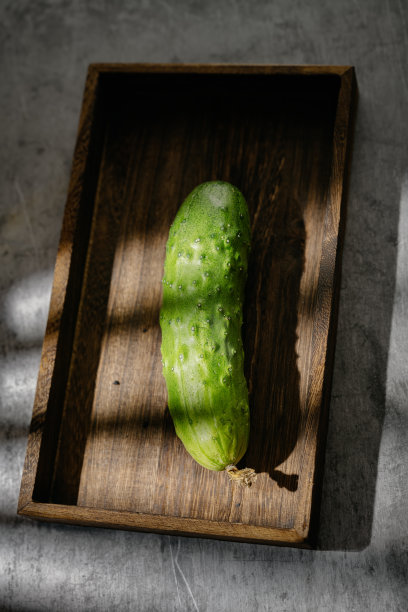 阳光照在黄瓜上图片下载