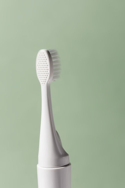带复制空间的现代可充电声波牙刷或电动牙刷图片下载