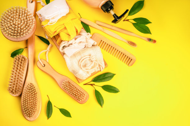 由天然材料制成的个人护理产品。平铺个人护理零浪费用品。塑料的概念。由环保材料制成的卫生、面部和身体护理用品。图片下载