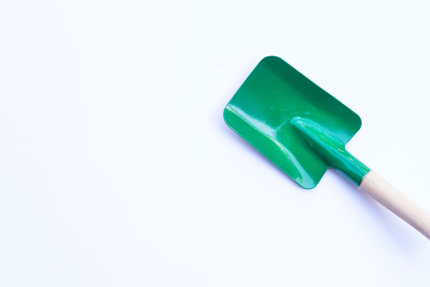 白色背景的园艺工具。本空间图片下载