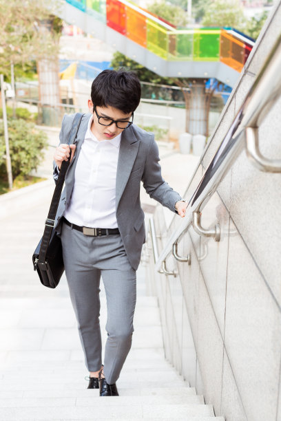 年轻英俊的中国CEO图片下载