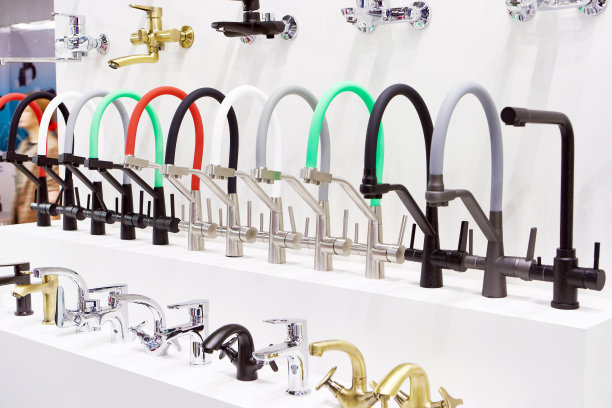 库存的现代水龙头图片下载