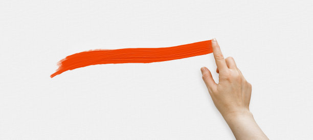 女人用手指在画布上作画图片下载