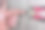 木制背景上的不同工具。钳子掐他们的手指图片下载
