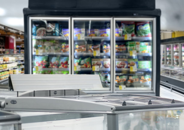 空超市，超市冰箱里的冷冻食品。图片下载
