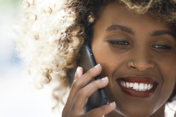 美丽的年轻女商人头像图片下载