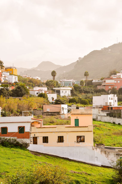 加那利岛拉斯帕尔马斯的彩色现代建筑图片下载