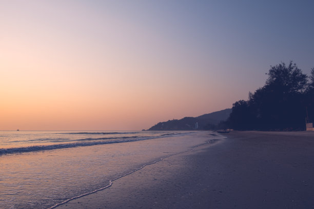假期夏天，在泰国的海滩度假日落图片下载