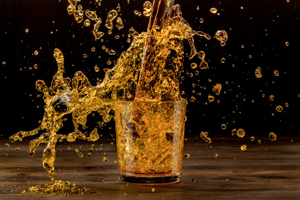 一大杯威士忌图片下载