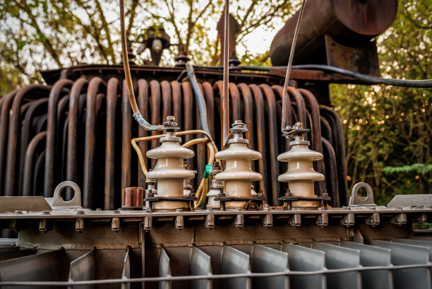 高压变压器。电气设备图片下载