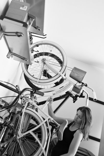 抓住自行车图片下载