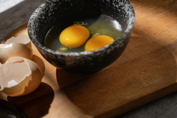 太阳照在蛋上图片下载