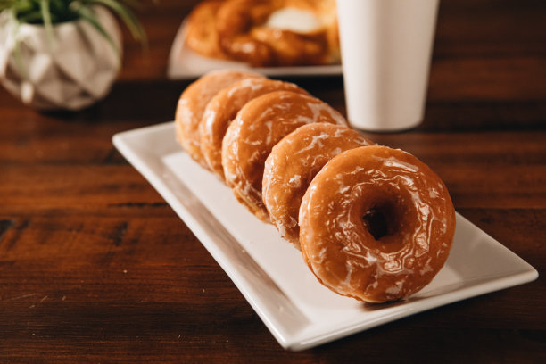 甜甜圈和咖啡图片下载