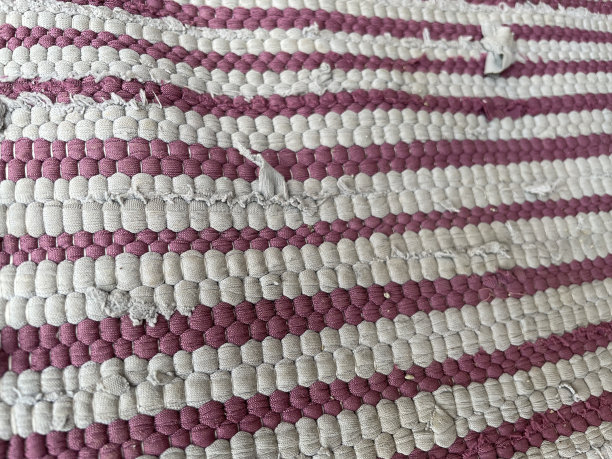 旧的、脏的、有污迹的门垫图片下载