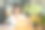 快乐美丽的亚洲女商人拿着耳机在线视频会议聊天用笔记本电脑与团队交谈。在家工作的概念。图片下载