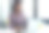 美丽年轻的非洲女商人工作与笔记本电脑坐在家里的办公室。图片下载
