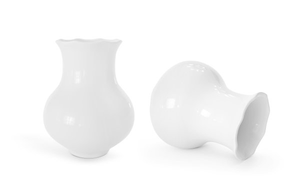 白色的花瓶被隔离在白色上。三维渲染图片下载