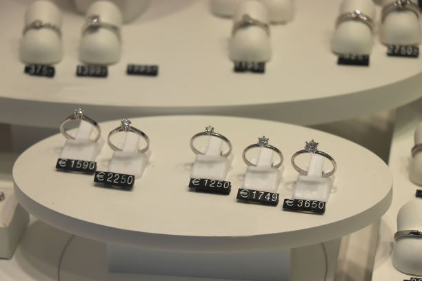 钻石订婚戒指图片下载