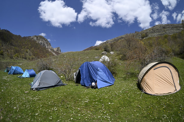 在波佐尼山露营图片下载