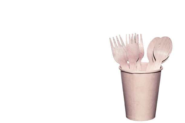 纸杯和餐具分开放置。图片下载