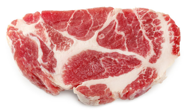 白色背景下的生猪肉（带剪切路径和完整景深，顶视图）图片下载