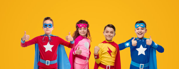 一群自信的小超级英雄图片下载