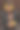 一个黑人男子戴着黄色无线耳机听音乐，用手机在数字平台上听音乐图片下载