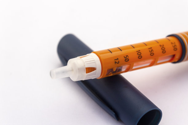 胰岛素笔孤立在白色背景。图片下载