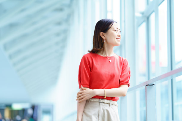 通勤上班的女人图片下载