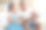 一个年轻人和他的女儿在家里玩电子游戏图片下载