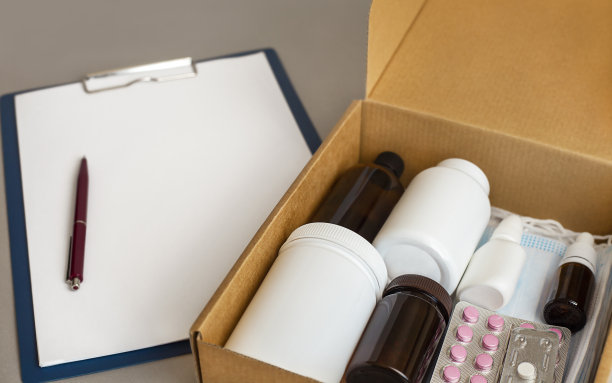 纸板箱药品特写。图片下载