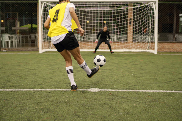 女足球运动员受罚图片下载