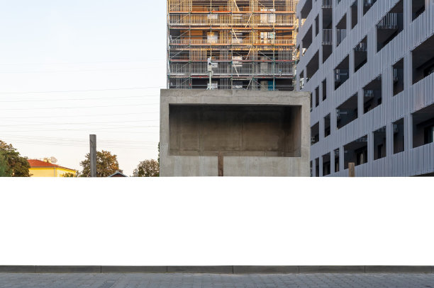 建筑工地围板上的空白广告横幅图片下载