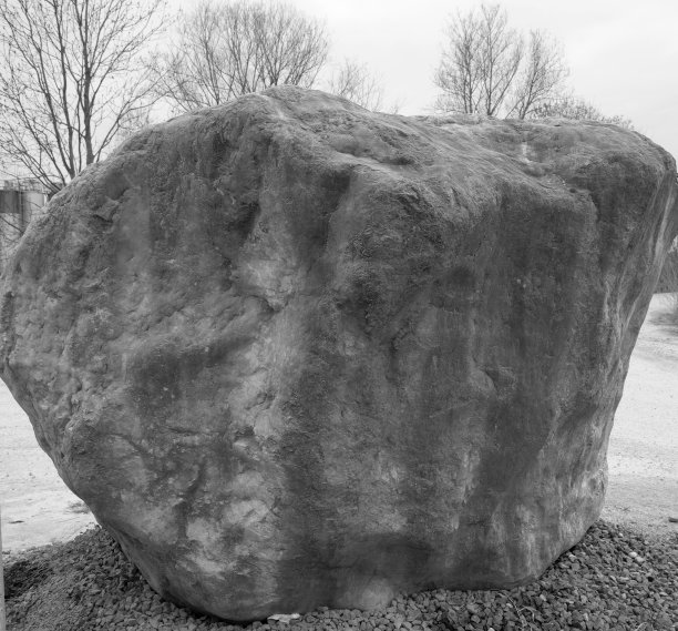 户外单块大石图片下载