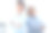 肖像两个快乐微笑多样化的呼叫中心电话营销代理站背靠背双臂交叉，而戴耳机在办公室。提供客户服务支持的自信和友好的非洲裔美国人和亚洲人助理图片下载